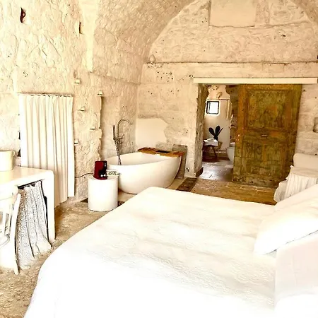 Relais Grottone 오스투니