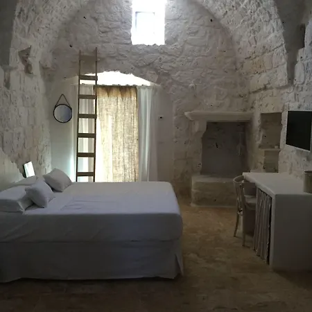 Relais Grottone B&B 오스투니